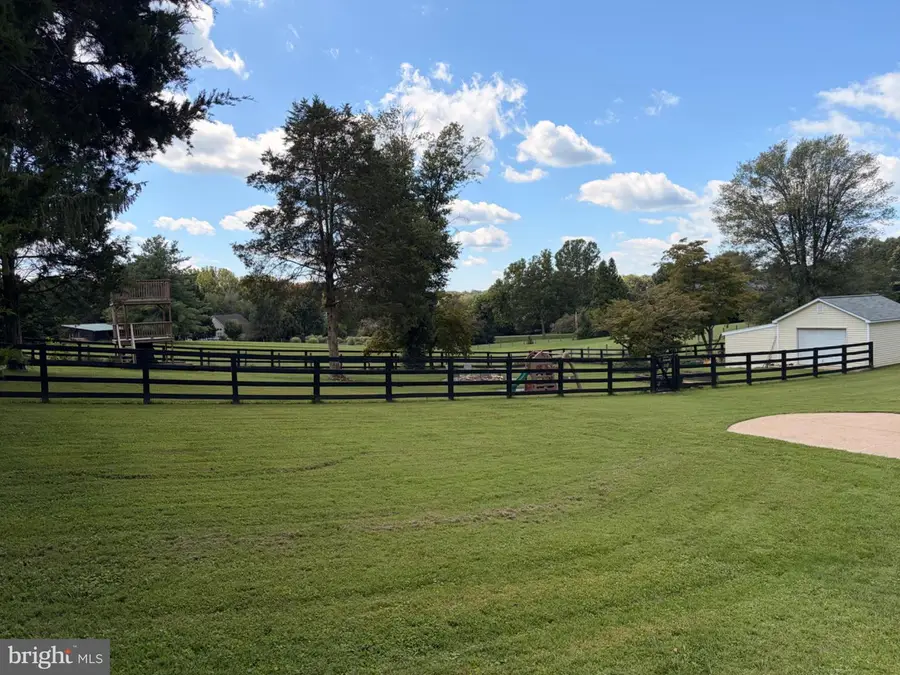 7046 Skyland Dr, Warrenton, VA 20187 - #3