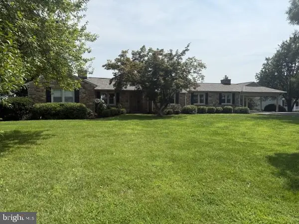 8215 Lees Rd, WARRENTON, VA 20186
