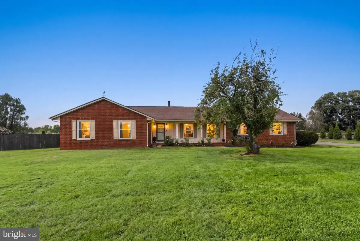 11544 Kings Hill Rd, Bealeton, VA 22712 - #1