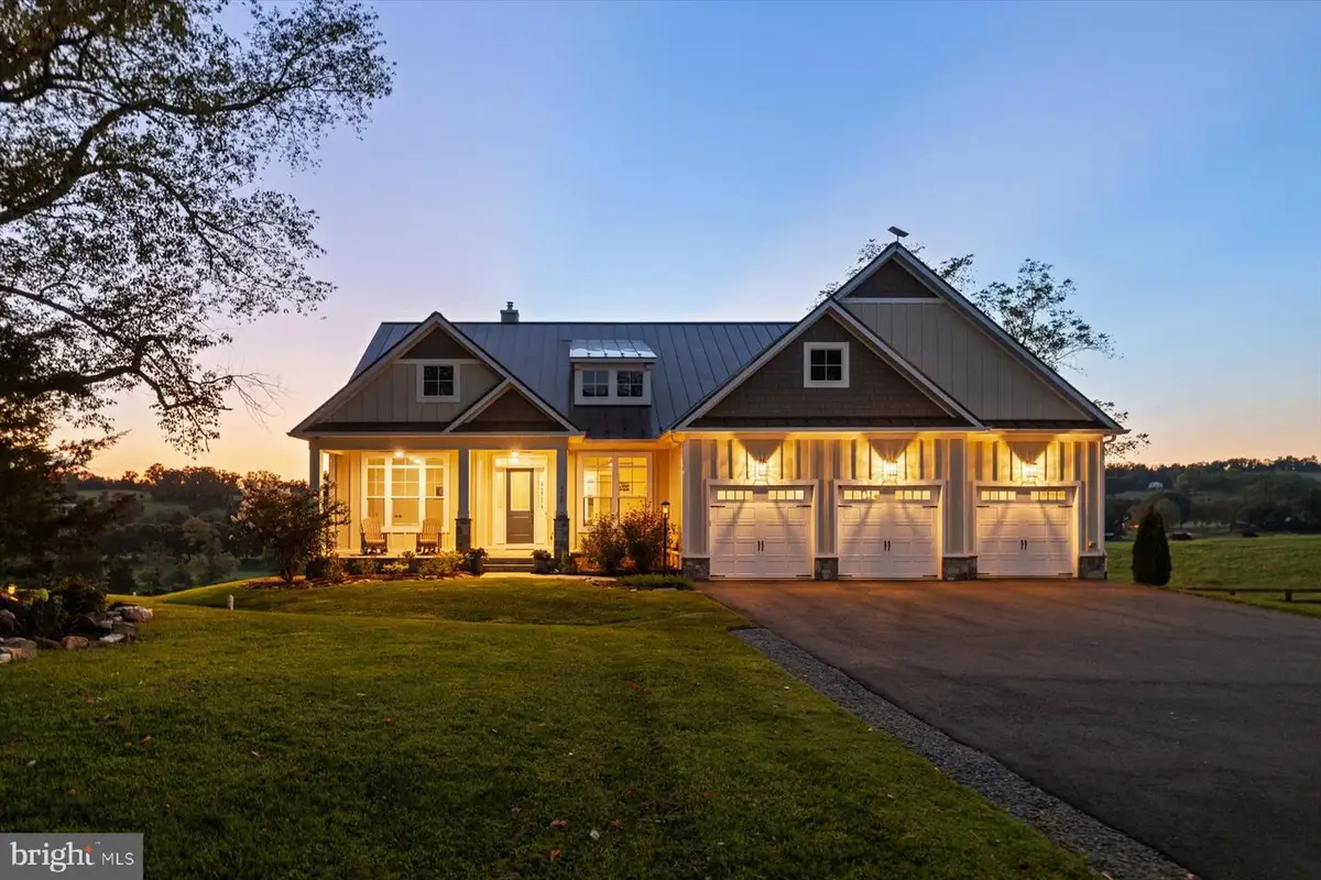 8640 Holtzclaw Rd, Warrenton, VA 20186 - #1