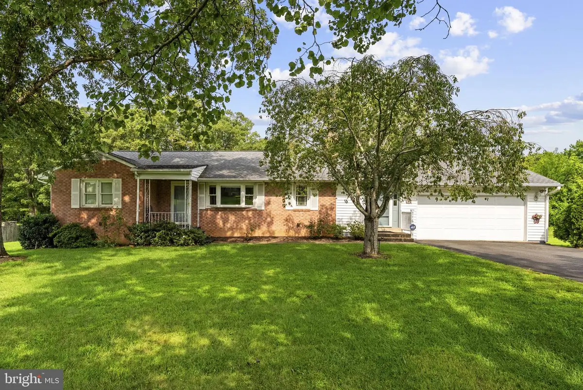 8216 Greenwich Rd, Catlett, VA 20119 - #1