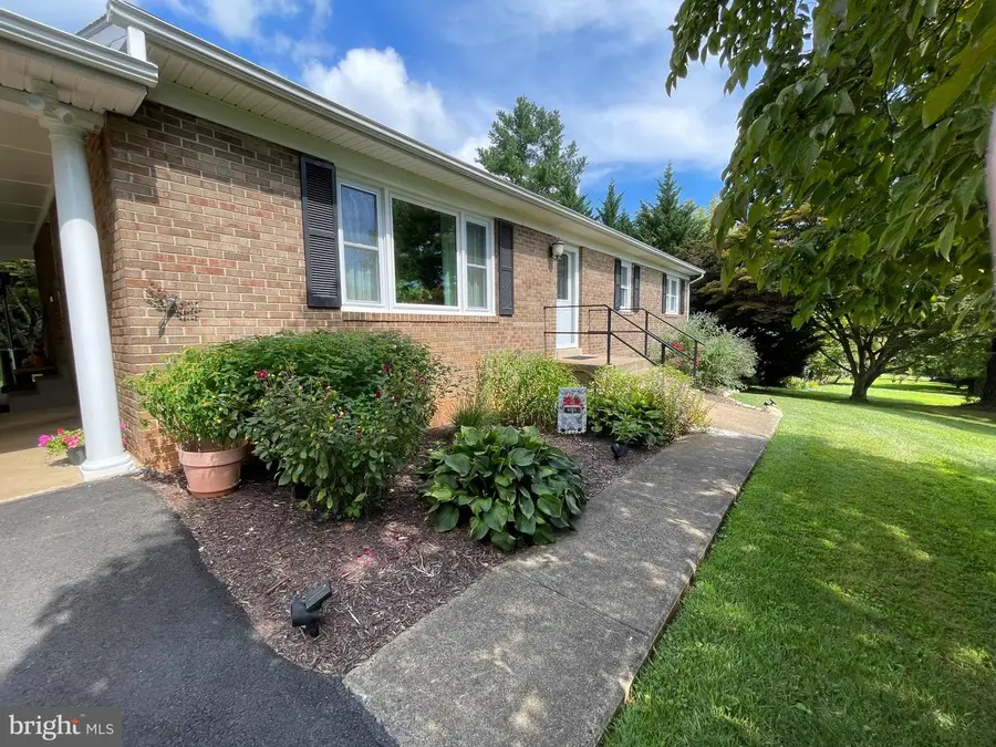 4580 Akers Ln, Warrenton, VA 20187 - #2