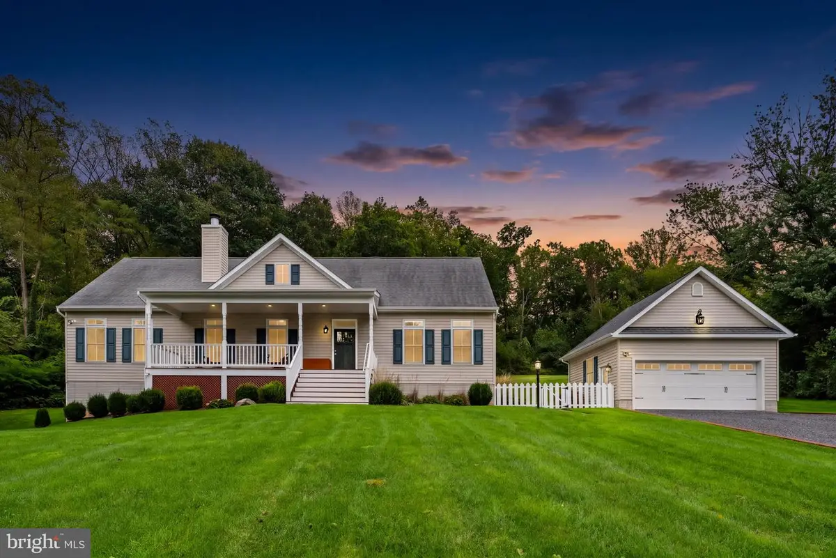 9813 Crest Hill Rd, Marshall, VA 20115 - #1