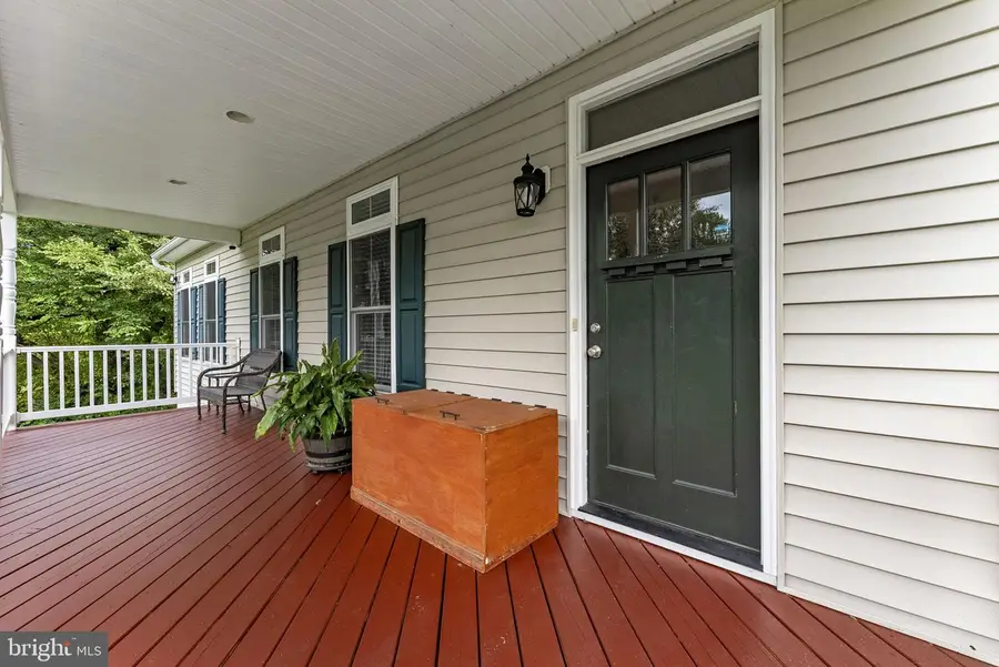9813 Crest Hill Rd, Marshall, VA 20115 - #2