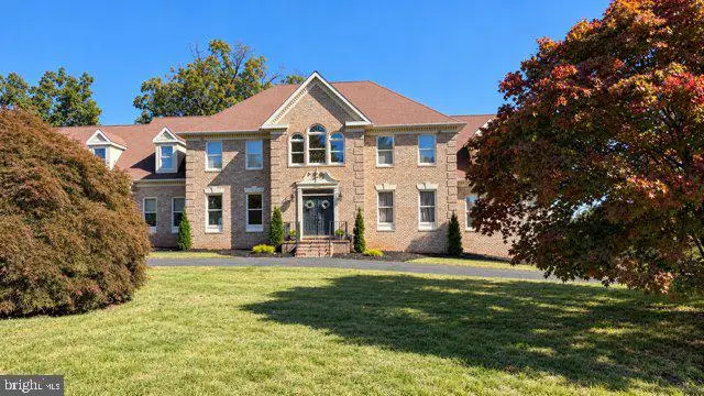 7966 Wellington Dr, Warrenton, VA 20186 - #1