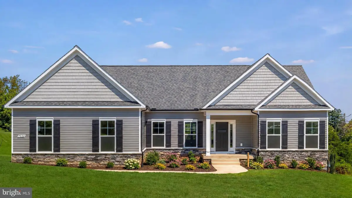 7226 Hunting Ln, Warrenton, VA 20186 - #1