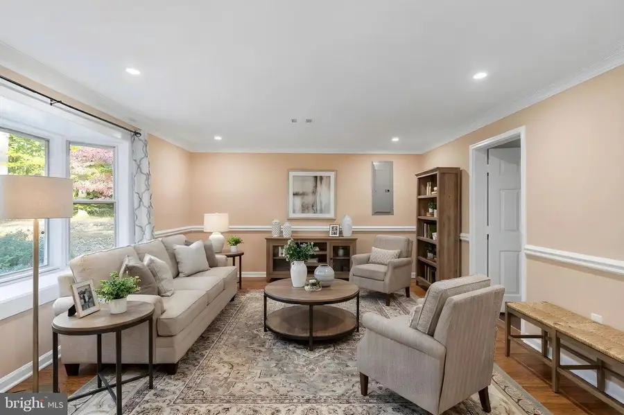 7401 Little Ct, Warrenton, VA 20187 - #3