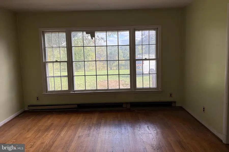 8402 Rogues Rd, Warrenton, VA 20187 - #3