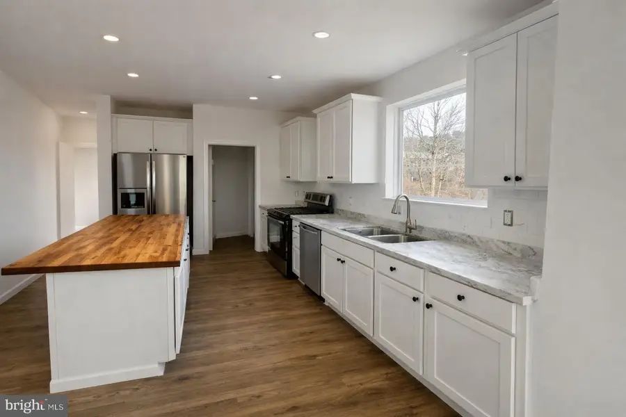 607 South Lakeview, Cross Junction, VA 22625 - #3