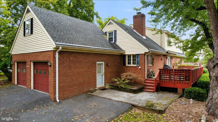 103 Sharon Dr, Winchester, VA 22602 - Image #3