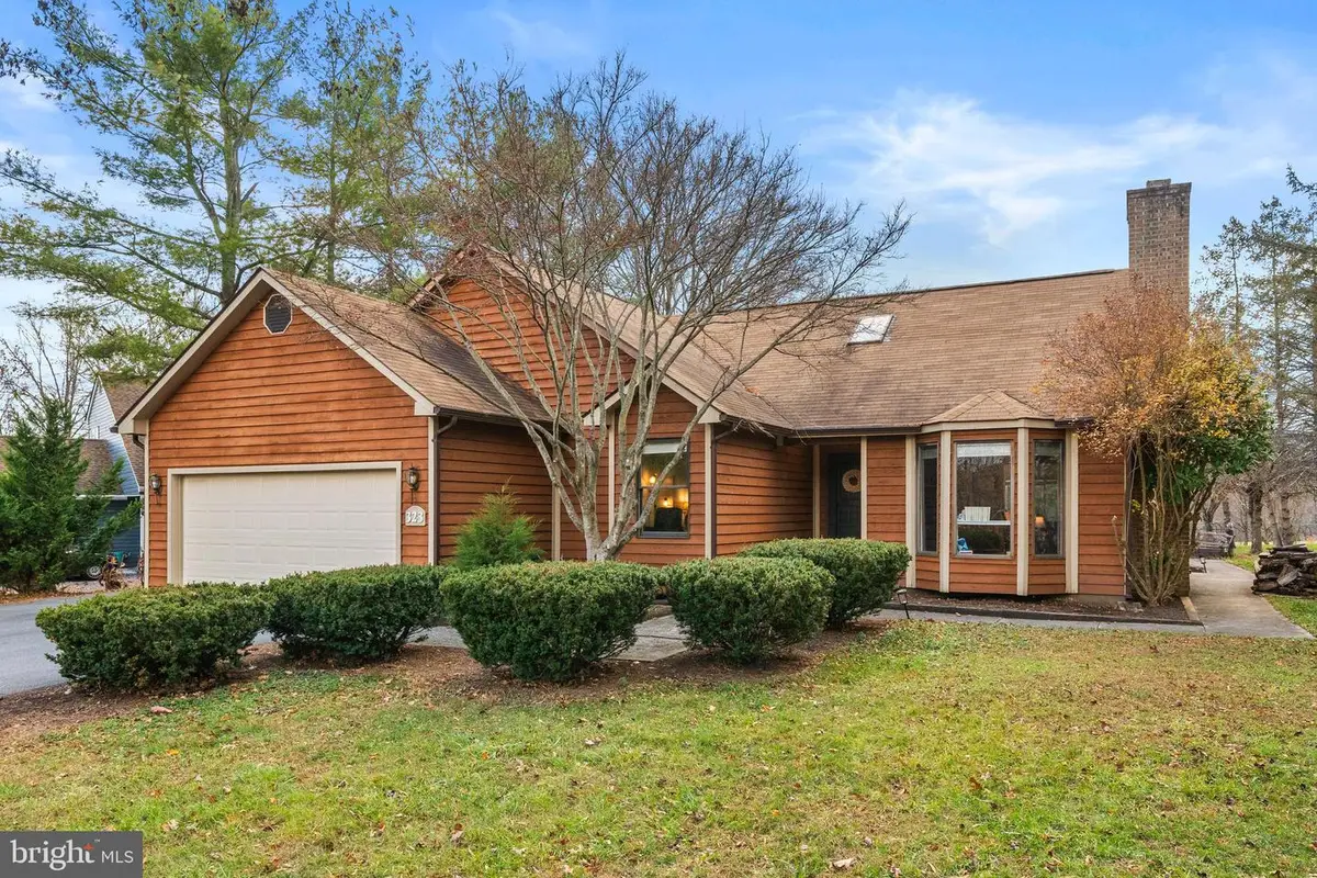323 Masters Dr, Cross Junction, VA 22625 - Image #1