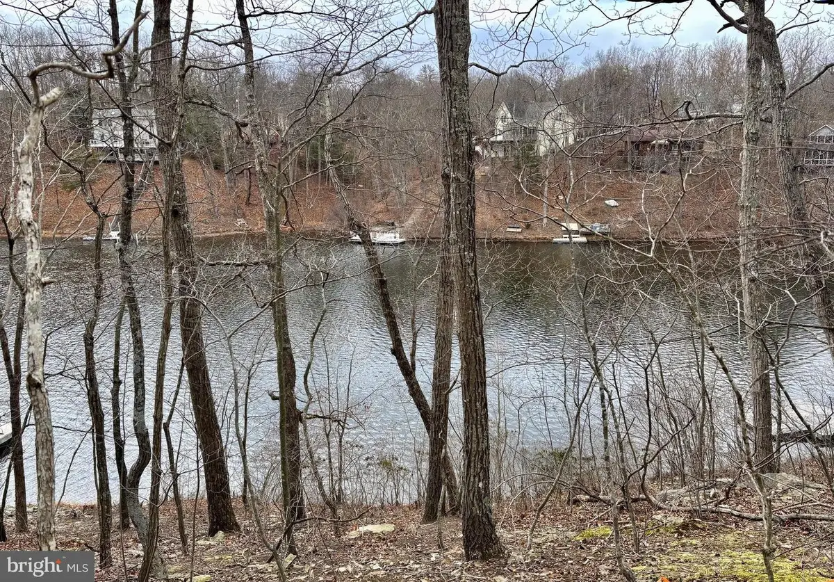 1065 Lakeview Dr, Cross Junction, VA 22625 - Image #1