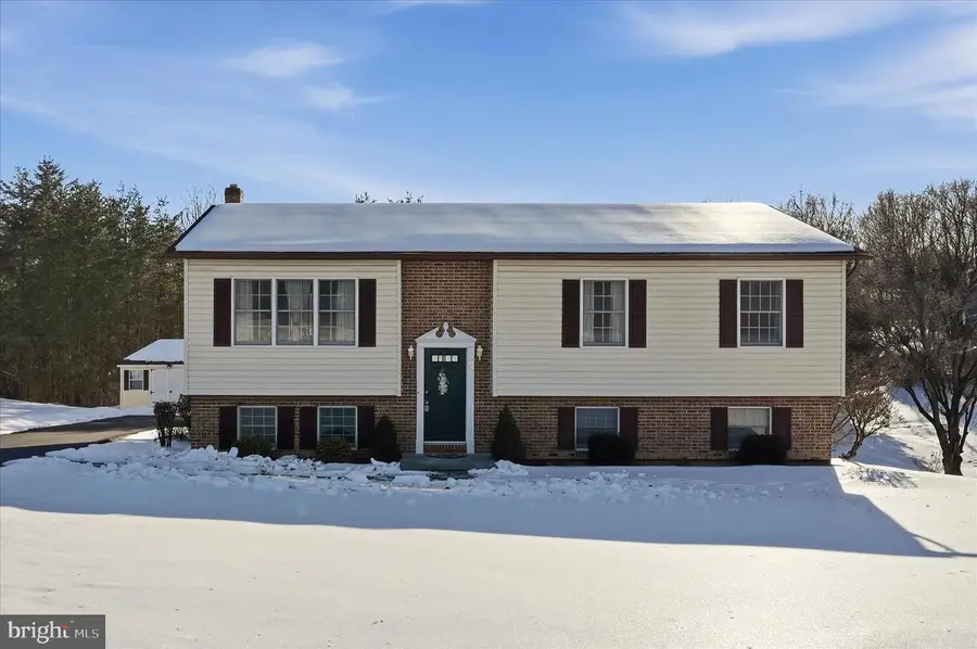202 Masters Dr, Cross Junction, VA 22625 - #2