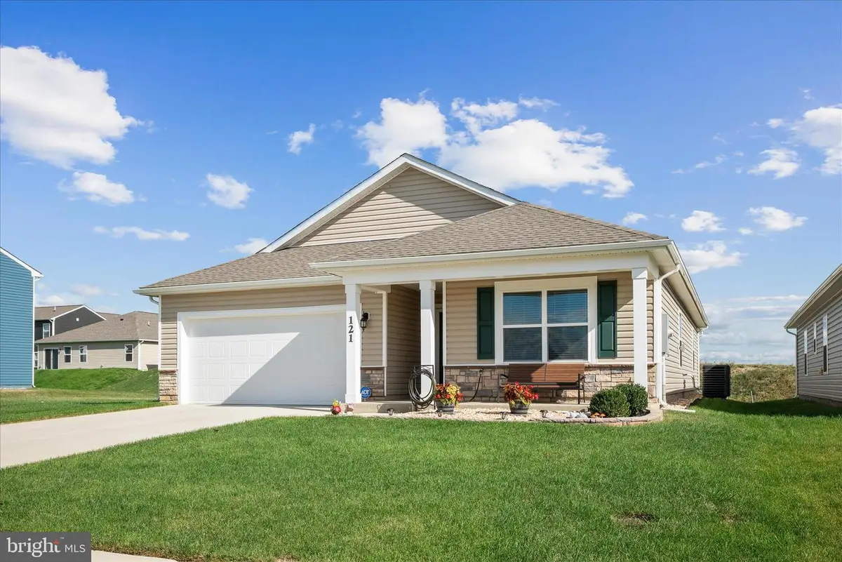 121 Grasmere St, Stephens City, VA 22655 - #1