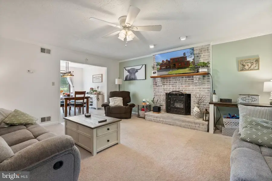 103 Masters Dr, Cross Junction, VA 22625 - #3