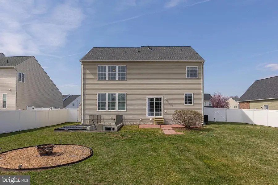 122 Vincent Dr, Stephens City, VA 22655 - #2
