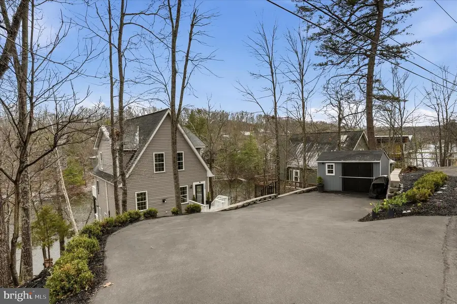 1239 Lakeview Dr, Cross Junction, VA 22625 - #3