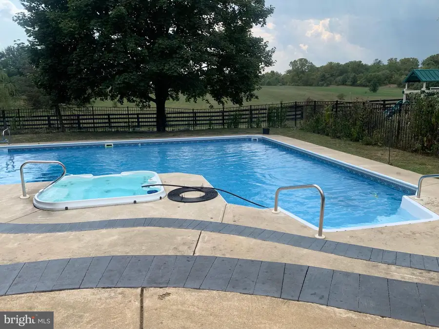 171 Laurel Grove Rd, Winchester, VA 22602 - #2