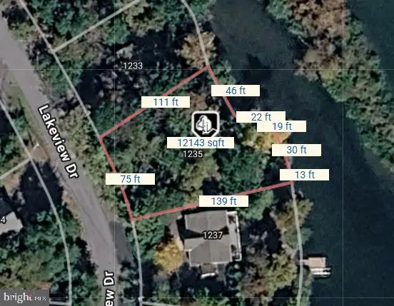 1235 Lakeview Dr, CROSS JUNCTION, VA 22625