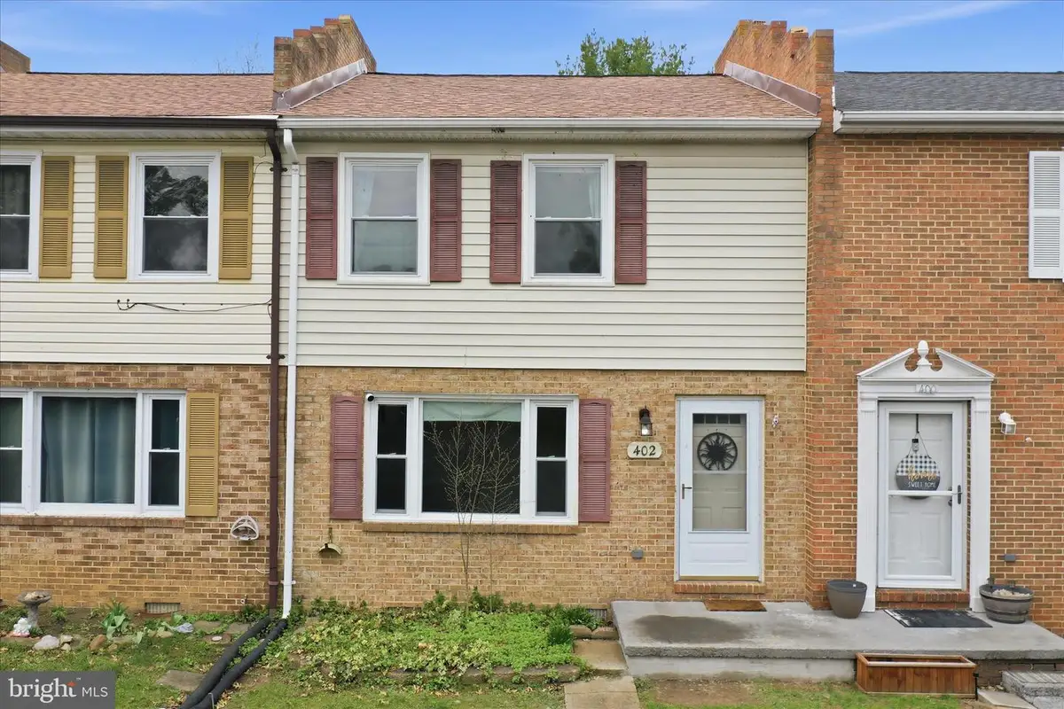 402 Carroll Dr, Stephens City, VA 22655 - #1