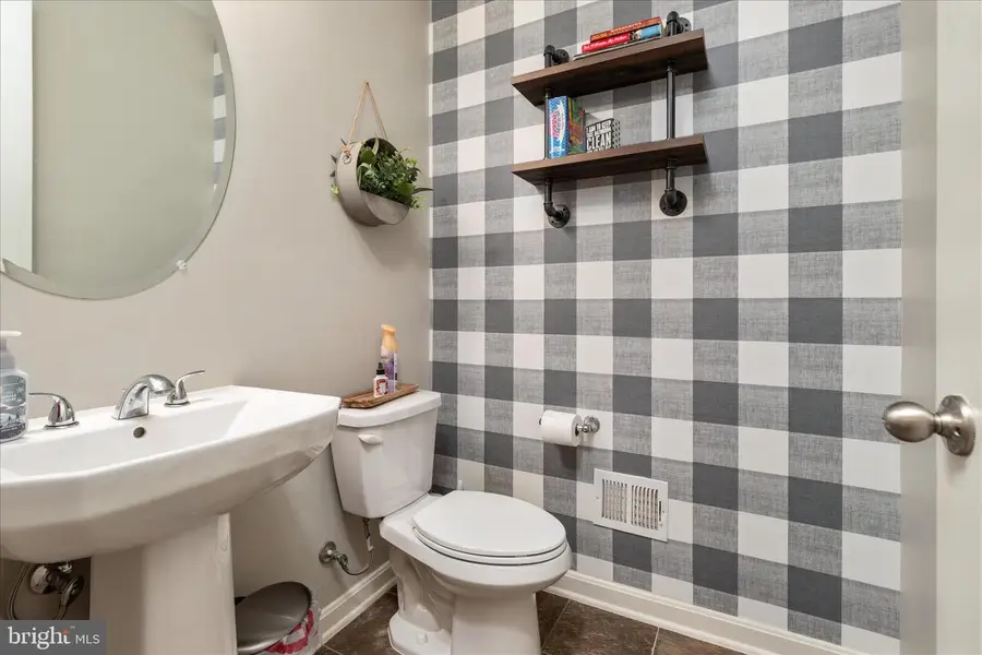 141 Westchester Dr, Stephens City, VA 22655 - #3