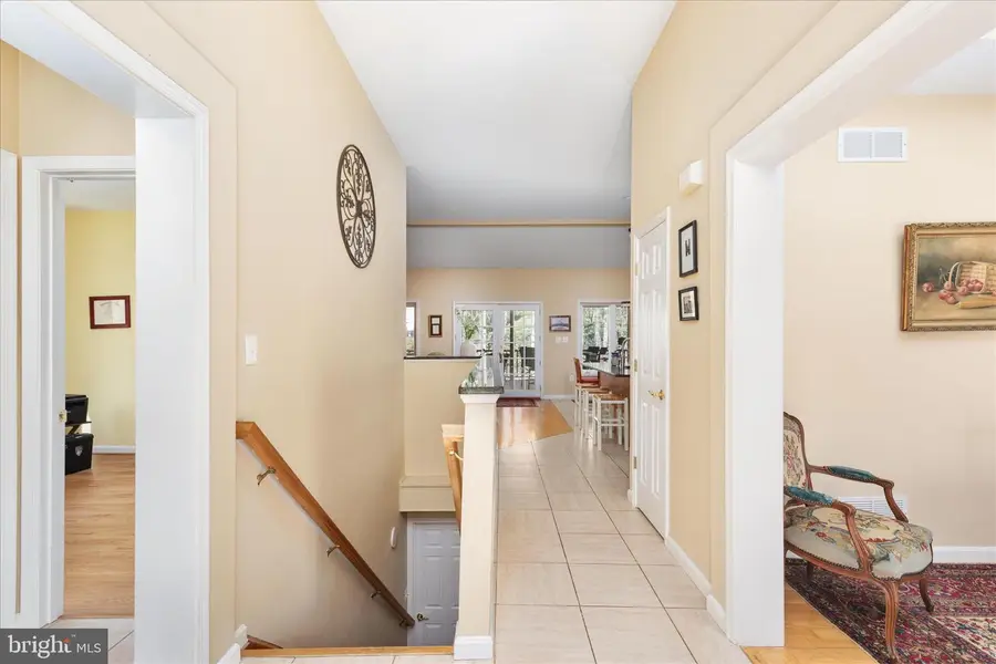 203 Northwood Cir, Cross Junction, VA 22625 - #2