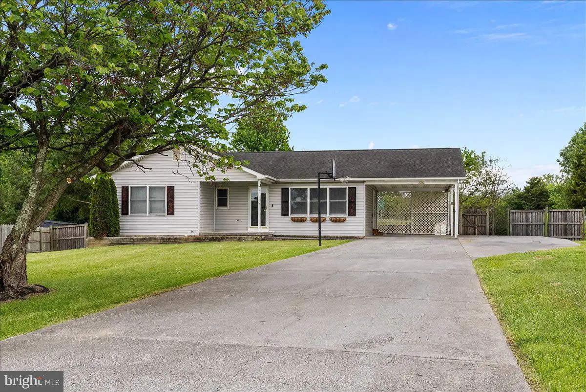 201 Nightingale Ave, Stephens City, VA 22655 - #1