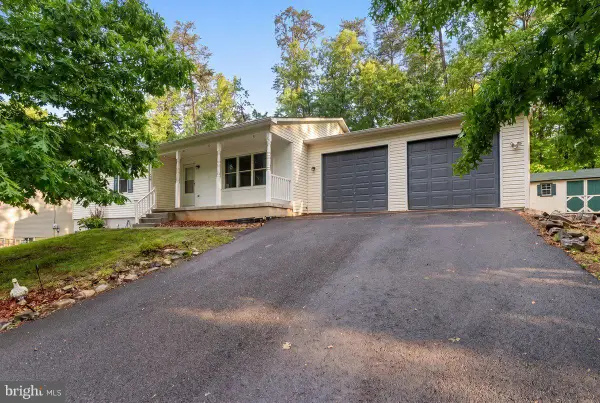 100 Woodlands Ln, CROSS JUNCTION, VA 22625