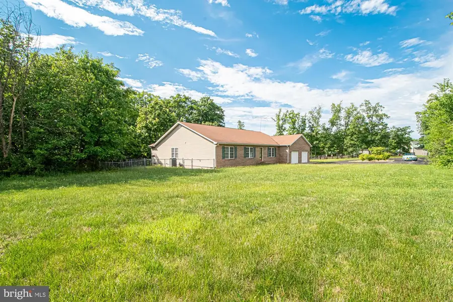 1001 N Timber Ridge Rd, Cross Junction, VA 22625 - #2