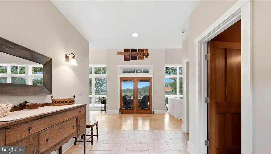 130 Lake Shore Dr, Cross Junction, VA 22625 - #3