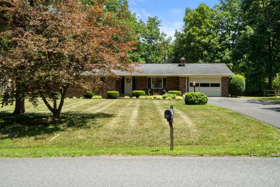 106 Hickory Hill Dr, Stephens City, VA 22655 - #2