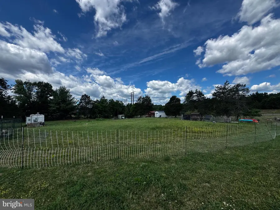 140 Huttle Rd, Stephens City, VA 22655 - #2
