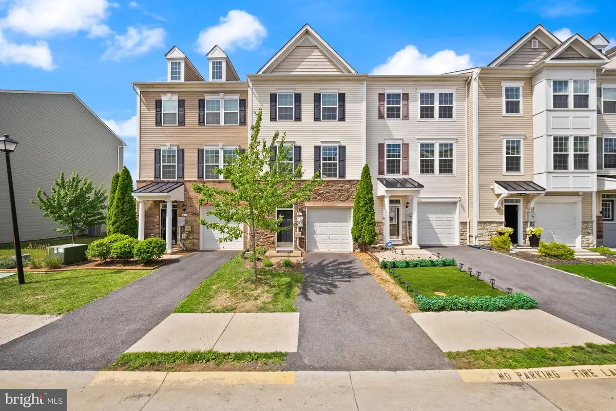 241 Schramm Loop, Stephens City, VA 22655 - #1
