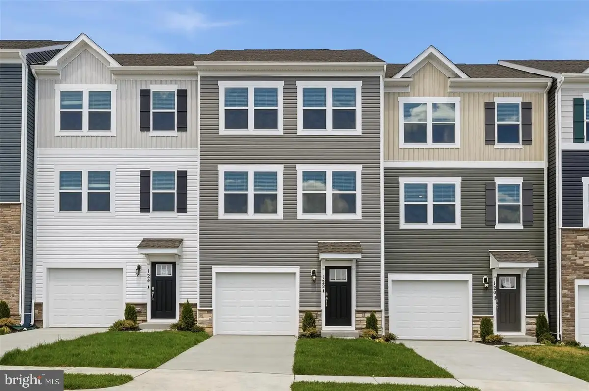 122 Bowers St, Stephens City, VA 22655 - #1