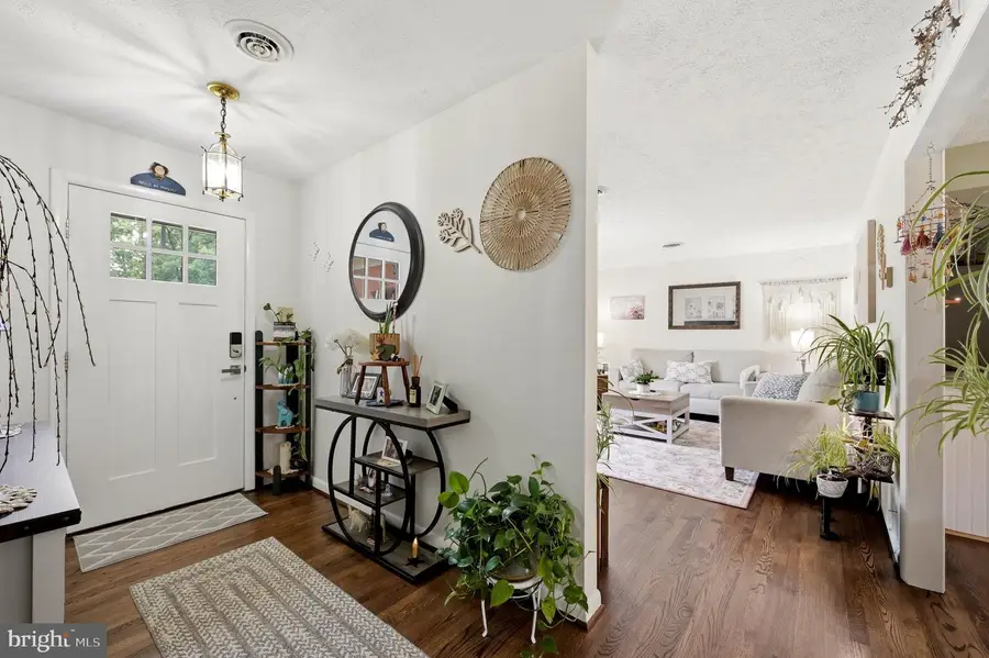 106 Buchannan Dr, Stephens City, VA 22655 - #3