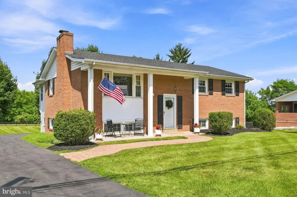 4802 Valley Pike, Stephens City, VA 22655 - #1