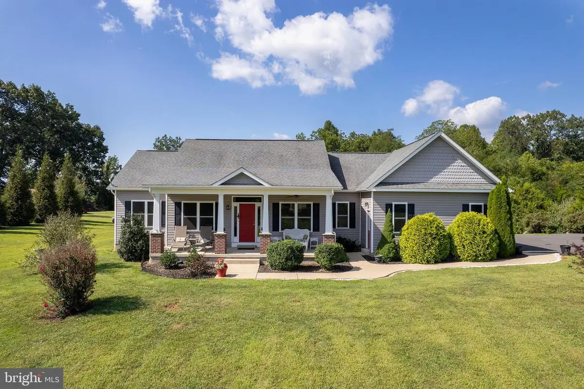 440 Chimney Cir, Middletown, VA 22645 - #1