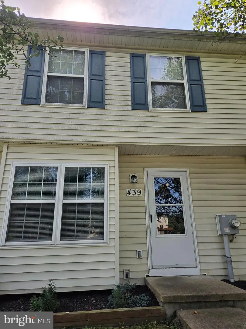 439 Ridgefield Ave, Stephens City, VA 22655 - #1