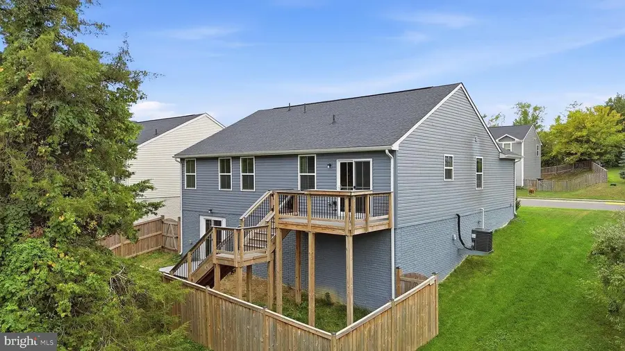 131 Emmet St, Middletown, VA 22645 - #3