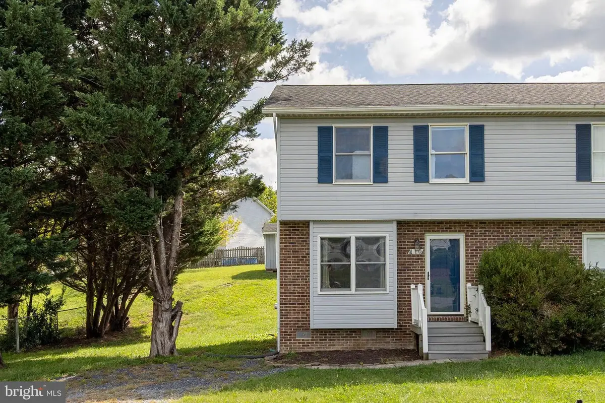110 Lakeridge Dr, Stephens City, VA 22655 - #1