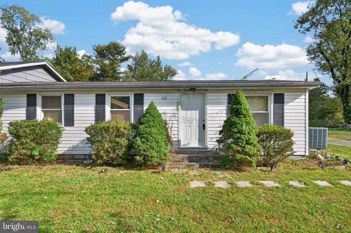 221 Broad Ave, Winchester, VA 22602 - #1