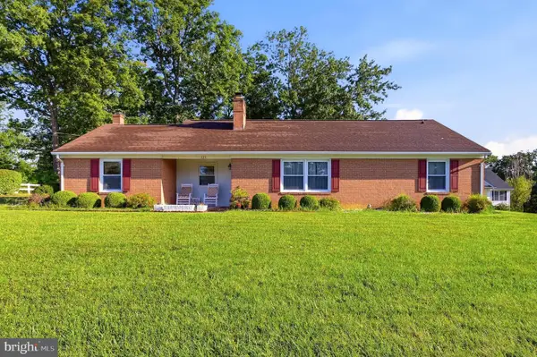 121 Elmwood Rd, WINCHESTER, VA 22602
