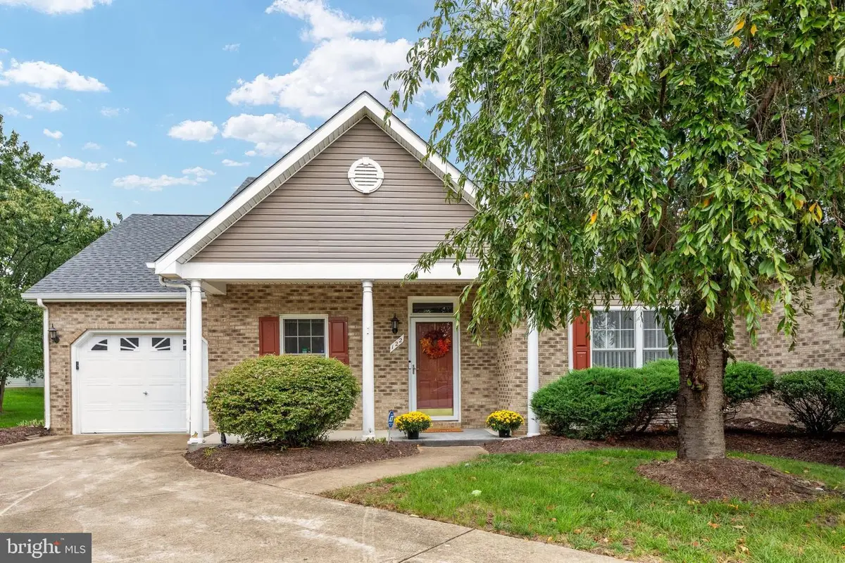 122 Bayberry Ct, Stephens City, VA 22655 - #1