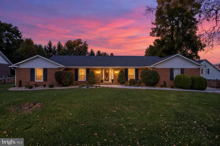 104 Stuart Dr, Winchester, VA 22602 - #2