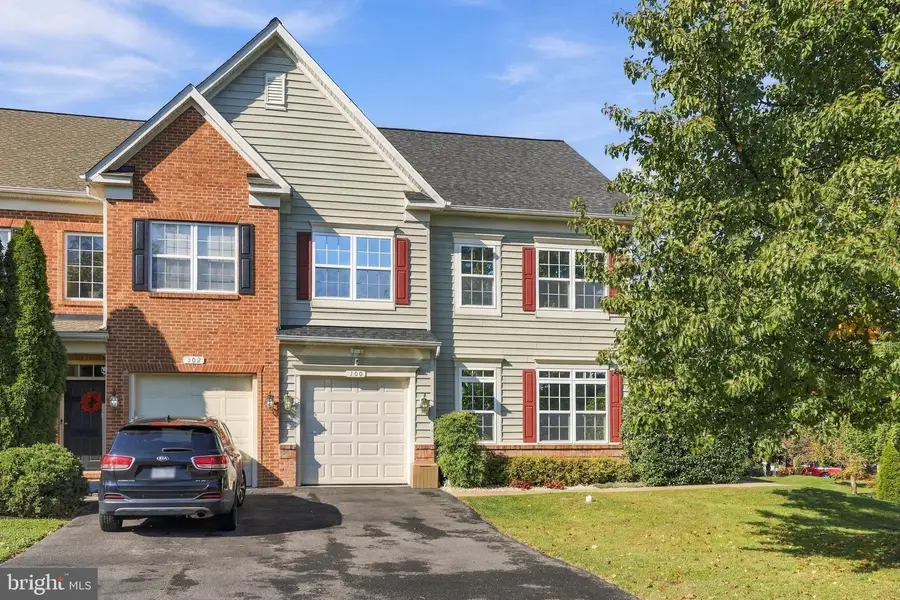 300 London Downs Cir, Stephens City, VA 22655 - #2