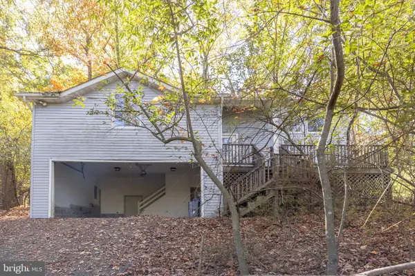 1216 Lakeview Dr, CROSS JUNCTION, VA 22625