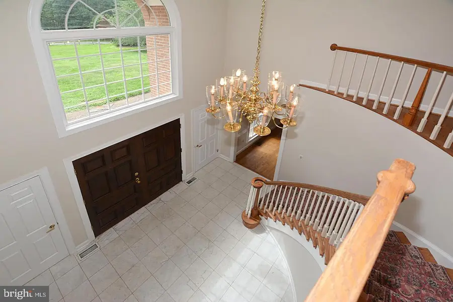 10190 Akhtamar Dr, Great Falls, VA 22066 - Image #2