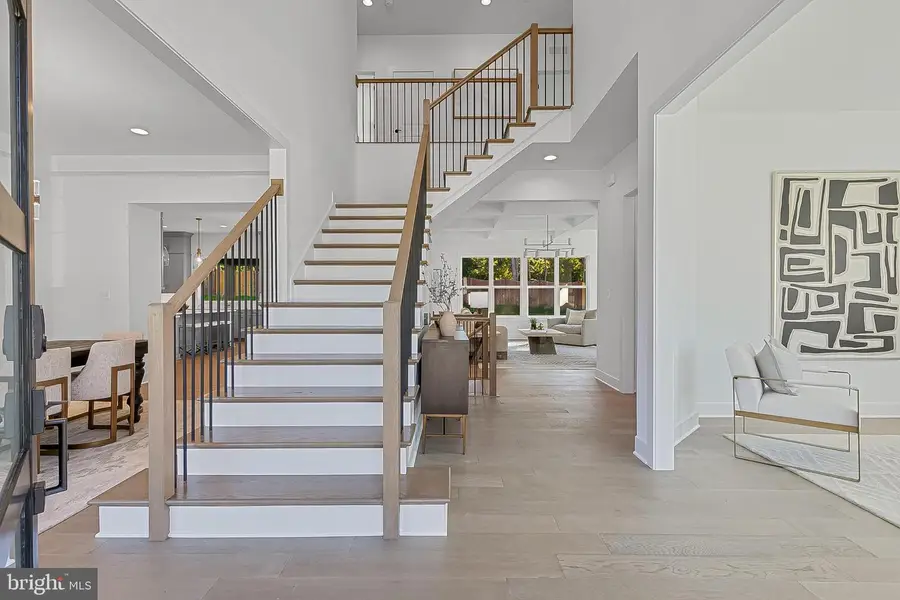 9205 Franks Point Ln, Lorton, VA 22079 - Image #2