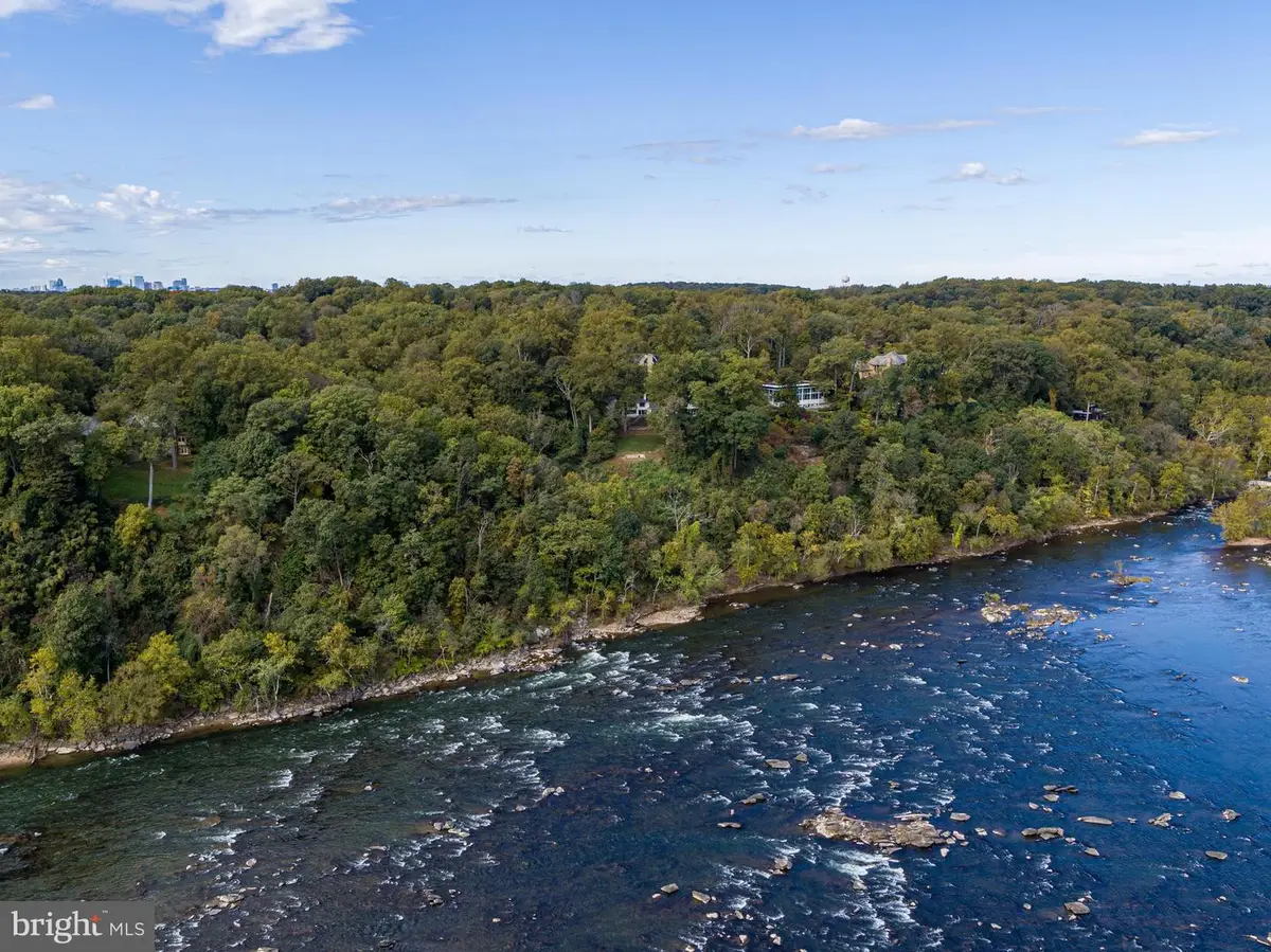 1175 Crest Ln, McLean, VA 22101 - Image #1