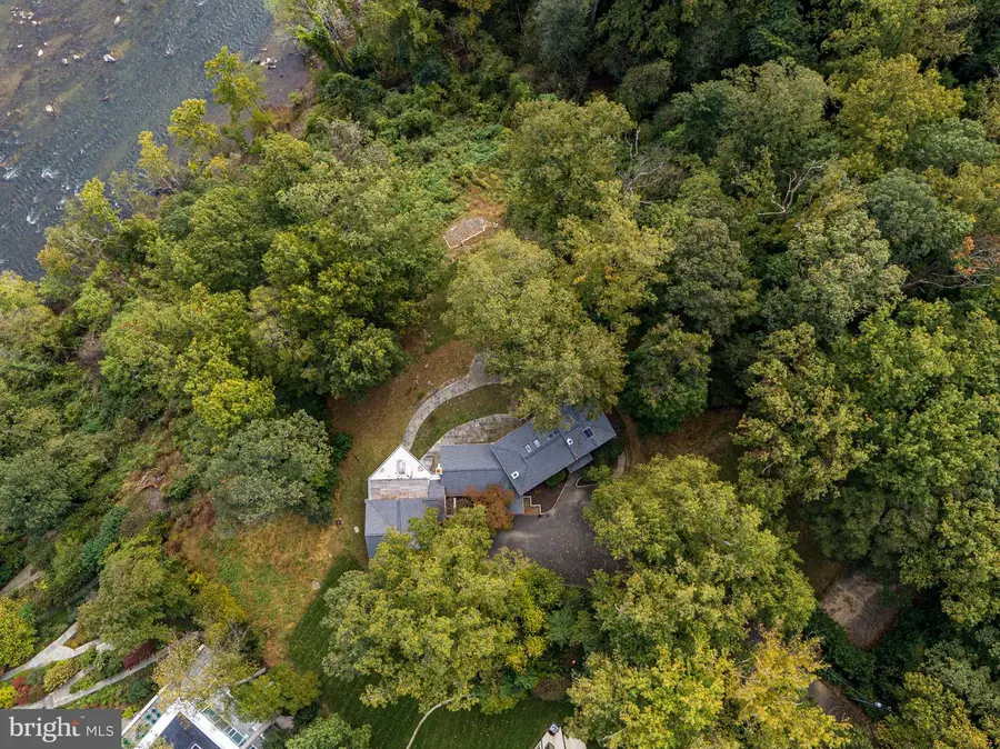 1175 Crest Ln, McLean, VA 22101 - Image #3